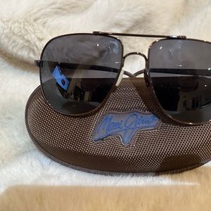 Maui Jim Aviators.